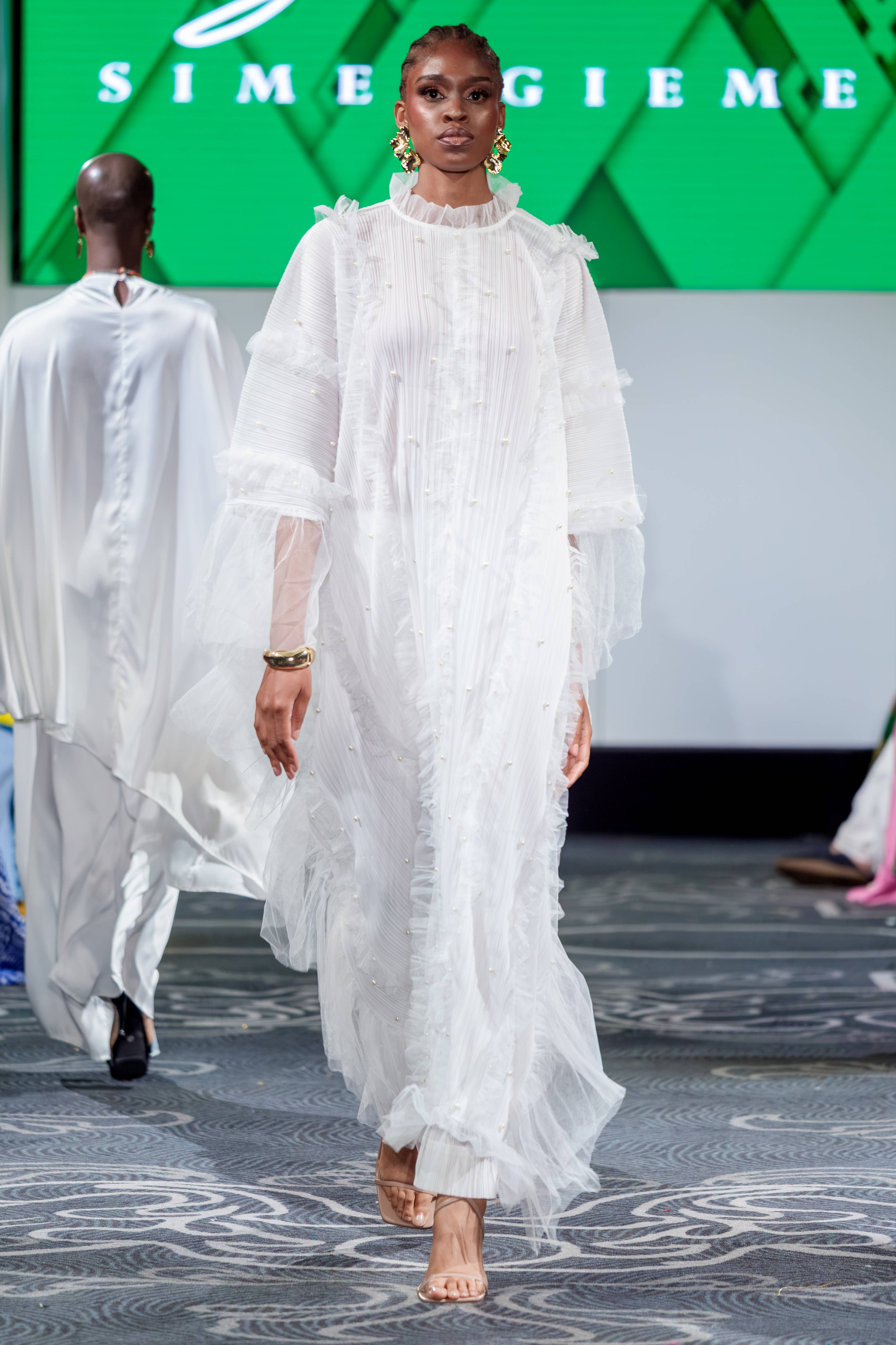 Afthonia White Abaya Maxi - Image 10
